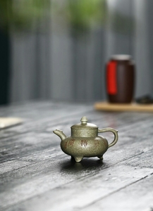 宜兴紫砂壶青段泥三足玉鼎手工茶壶泡茶壶功夫茶具拍卖