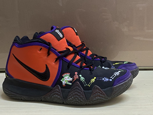 正品 欧文4亡灵节 42码 原盒在 成色新 鞋底后跟微平 可