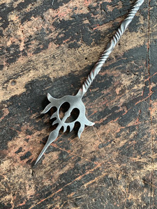 粉丝福利#宇文成都304不锈钢凤翅镏金镋摆件带展架长度约2