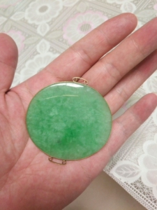 冰种翡翠葱心绿挂件