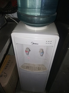 00 0人付款 淘宝 店铺到期,准备回家去,美的饮水机便宜转让,既可制冷