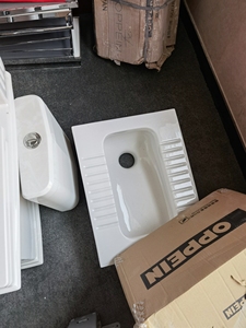 欧派蹲便器
