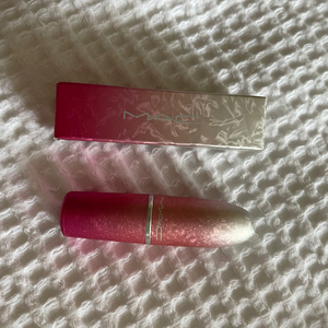 全新mac923口红,限量版包装,蜜桃乌龙色,超级美,素颜带