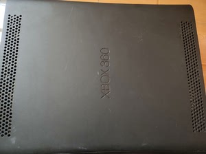 XBOX360游戏机有划痕，带手柄，适配器，受出不退不换，