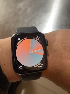 自己用的苹果手表6代,44mm的,电池健康度98%,还在质保
