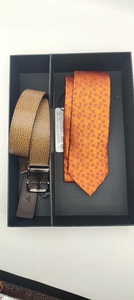 玛丽亚.古琦男士礼品套盒，真皮皮带(115厘米)+领带。原价