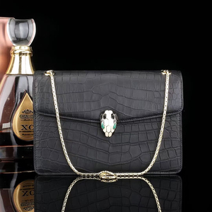 宝格丽单肩斜挎包,水染雾面,真鳄鱼肚皮纹,内里头层牛皮.实物