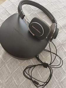 bowers wilkins宝华伟健耳机,效果不错,喜欢来拍