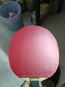 蝴蝶d80,红色胶皮2.1厚度,9.8成新!刚买回来不到一个