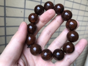 精品库克手串 圆珠直径16,13颗.已经包浆玻璃底到手直接戴