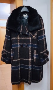 卡秋莎阿尔巴卡羊毛大衣 很重工的一件 阿尔巴卡含量高达36%