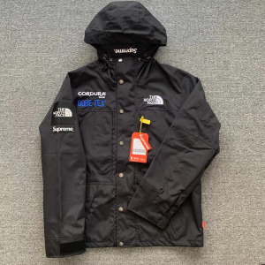 18fw supreme tnf 联名北面冲锋衣夹克