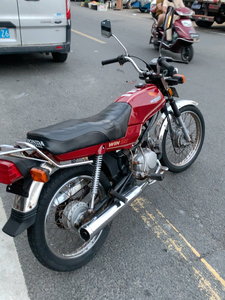 本田鹰仔100成色相当好,发动机不烧机油声音很好听,想要的私