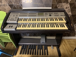 出一台吟飞rs500双排键 送高档琴凳 电源线没有了 需要自