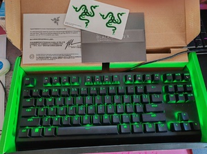 雷蛇黑寡妇蜘蛛X竞技版机械键盘，87键，绿轴，箱说贴纸都在，