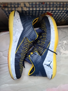 实战神器aj 32 密歇根大学 美版气垫澎湃 45码 44或