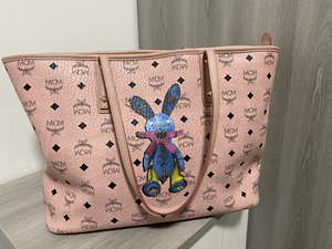 闲置mcm粉色限量兔子菜蓝子托特包,可手提单肩 【限量版已
