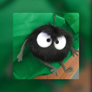 小黑球毛绒玩具