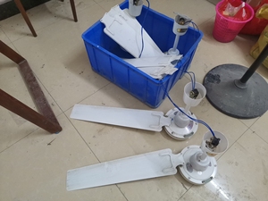 二手出售:飞鹿牌吊扇6台,99元一台,新买才使用半年,相当九