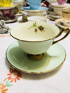 英国shelley雪莱高脚金足金把手手绘玫瑰杯碟