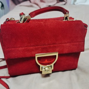 coccinelle明红色麂皮马蹄包