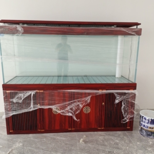 库存全新鱼缸两米/六十宽/高一米七,晶晶无限超白玻璃,处理价