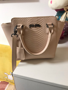 foeeifoeeie包包……当时在北京房山奥特莱斯买的