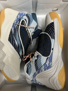 001人付款淘宝安踏 海沃德2代 七夕/水墨蓝配色 43码