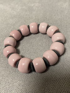 六十年代外贸创汇时期孩儿面老琉璃手串.颜色漂亮,尺寸17