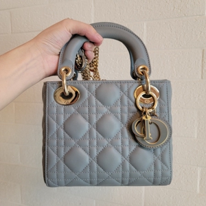 9899新 dior lady迪奥新款雾霾蓝珐琅扣戴妃包三格
