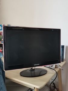 000人付款淘宝三星27寸无边框曲面显示屏,1080p型号c27f591,9tb