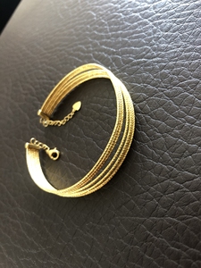 张万福k金750手镯,原价7千多,12克多,款式时尚大气