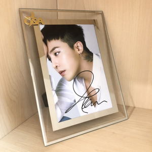 上新,权志龙gd亲笔签名照,带证书
