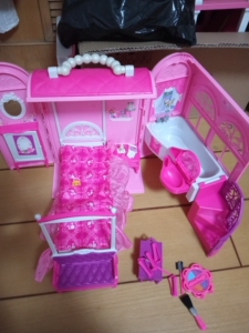 芭比娃娃的房子甜甜屋