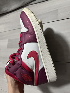 正品aj1情人节白紫情人节air jordan 1 mid