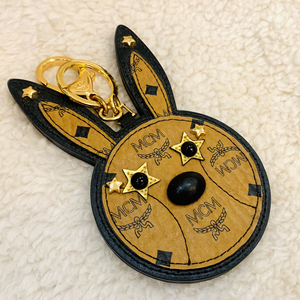 mcm兔子造型钥匙扣挂件镜子装饰