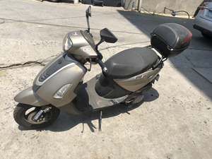 国威踏板摩托车