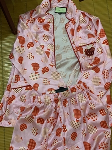 古驰gucci女士睡衣一套出 ,低调奢华的一款,丝质的摸起来