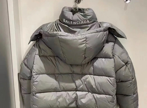 巴黎世家羽绒服 爆款高版 3m涂层 反光 找我要实拍视频