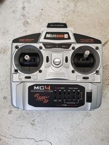 无人机苏27机模配件,无人机遥控器,电池,充电器,图片里所有