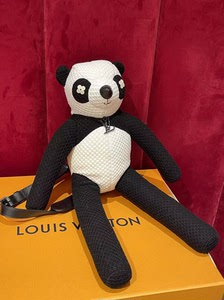 lv&nbsp;ss21秀款&nbsp;黑白熊猫玩偶包&nbsp;斜挎包&nbsp;背后有口袋