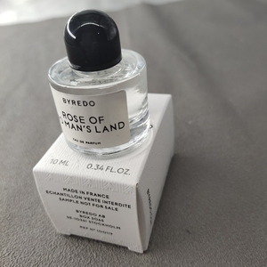百瑞德无人区玫瑰香水小样10ml,之前在商场柜台送客户的,现