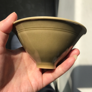 吕建忠大师手工作品 龙泉青瓷 全手工大斗笠杯 米黄釉 手工刻