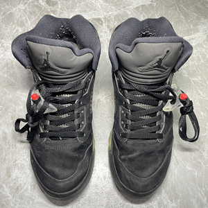 aj5大巴黎 42码 鞋底正常氧化 成色还行 左脚后跟一点开