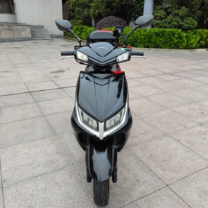 长铃踏板摩托车