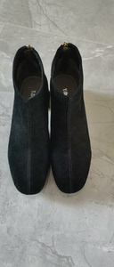 全新磨纱皮女鞋，36码，跟高5厘米，鞋型精致，包裹性好，包邮