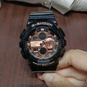 卡西欧黑色玫瑰金