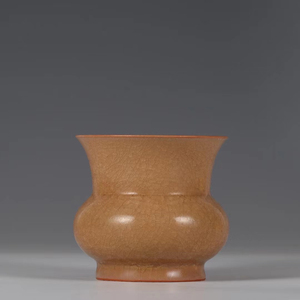 南宋 龙泉官窑米黄釉渣斗