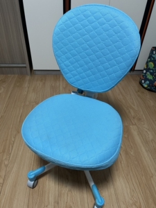 光明园迪学习椅450元(送书架)