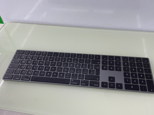 苹果二代深空灰妙控键盘a1843